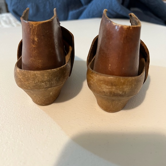 Antique hand-carved child size ‘sabots’ - Picture 3 of 9